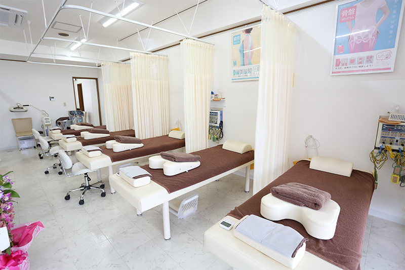 スリーピース整骨院 院内1