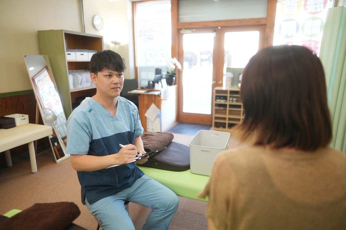 あかつき鍼灸接骨院｜初回のヒアリングを丁寧に行い、一人ひとりにあった交通事故施術を